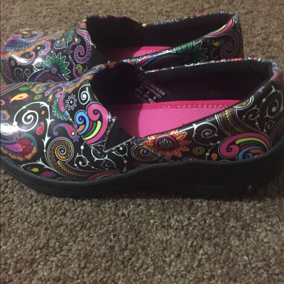 Laforst Rachel Women’s Slip Resistant Clogs - Picture 5 of 7